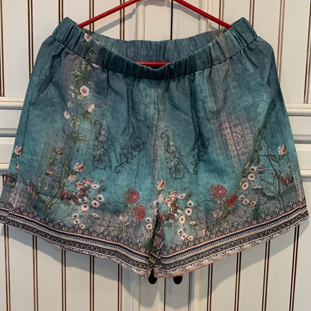 Cute comfortable, Boho vibe short the colors in the pair of shorts are amazing